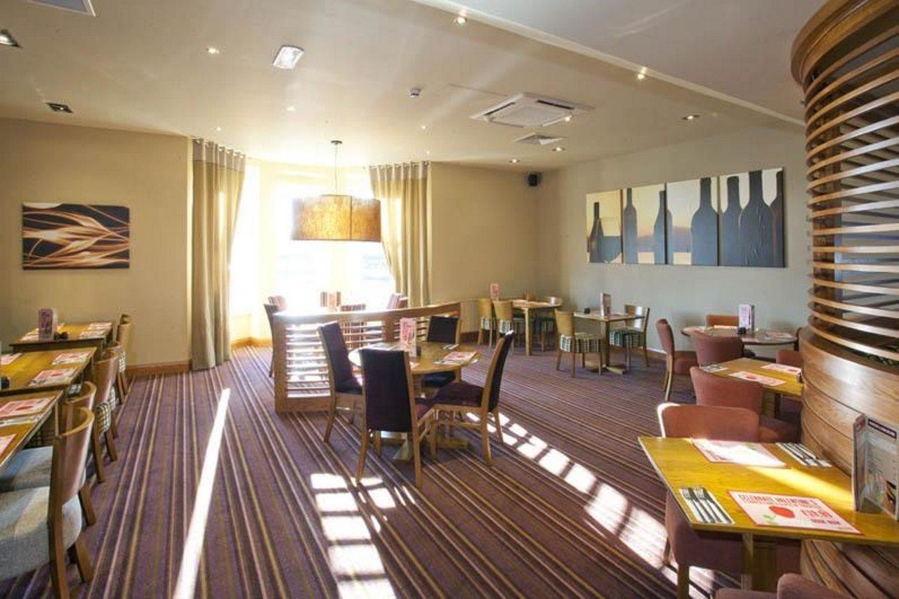 Premier Inn Inverness West ภายนอก รูปภาพ