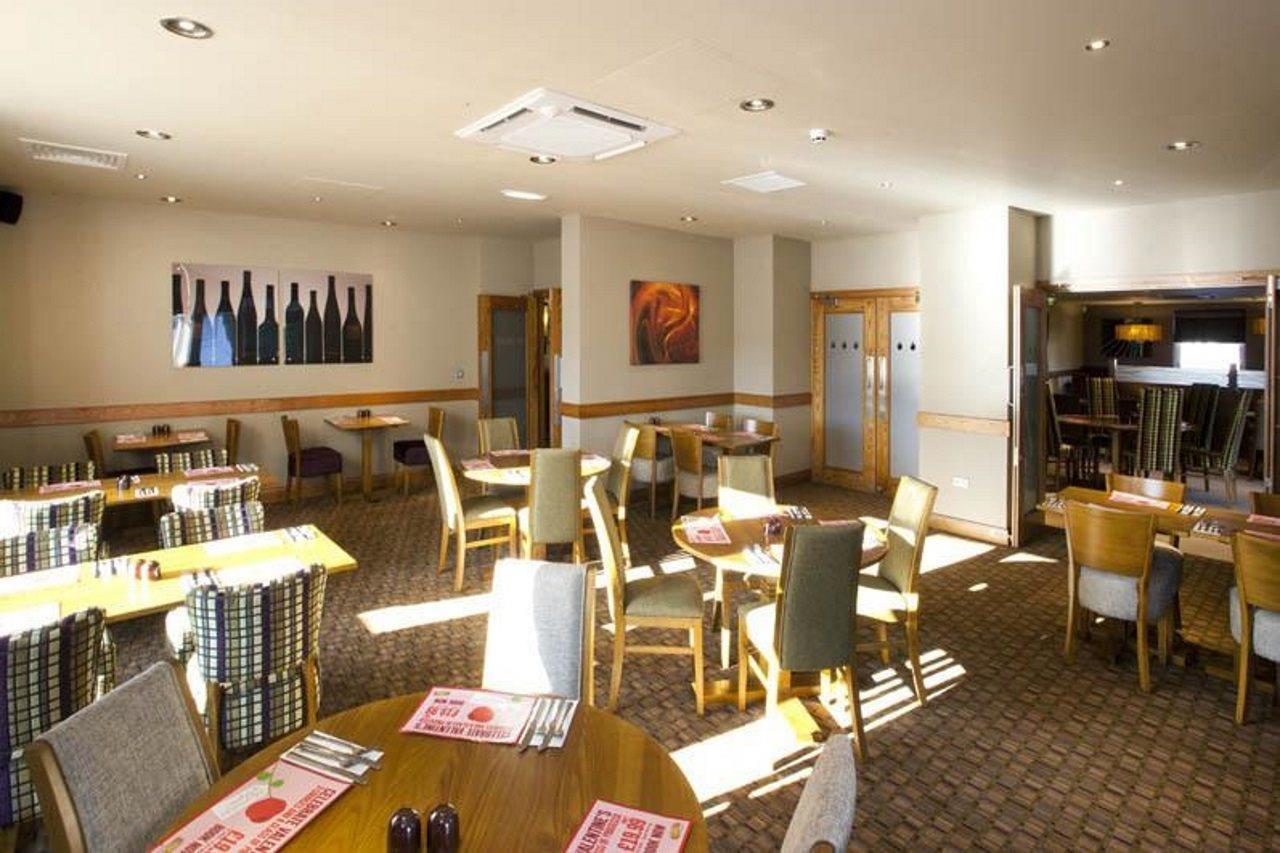 Premier Inn Inverness West ภายนอก รูปภาพ